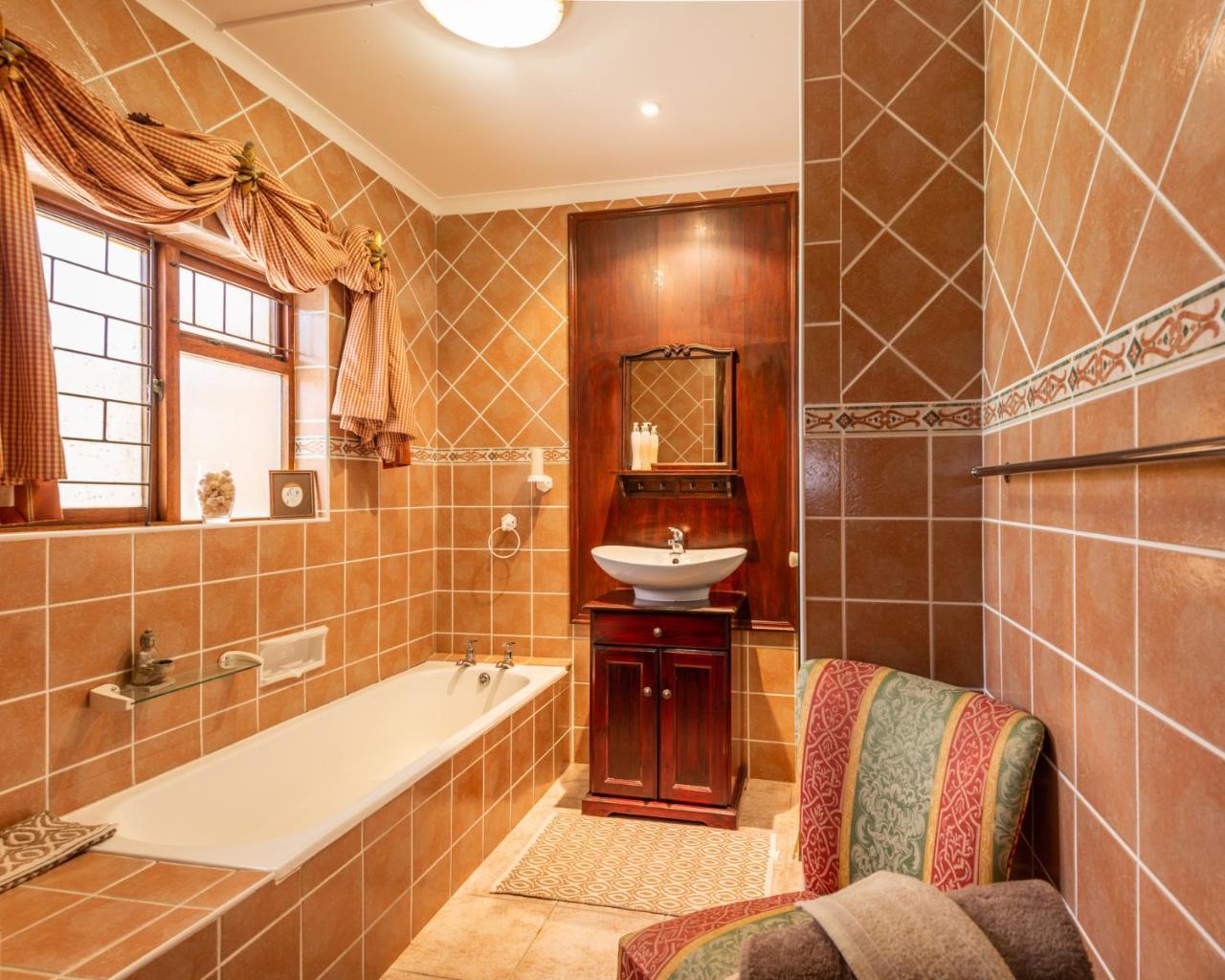 Brown Jug Guest House Hermanus Eksteriør bilde